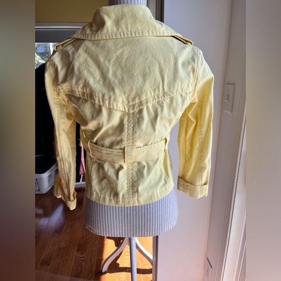2/$20 Candies yellow jacket size medium - Picture 2 of 7